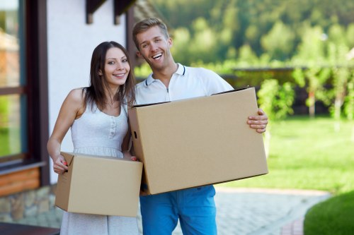 Temporary storage units in Tulsehill for moving and decluttering