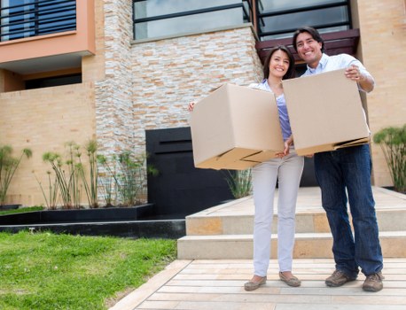 Local Tulsehill moving team handling household relocation and storage logistics