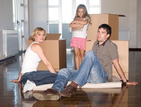Organised mobile self storage for local moving and decluttering